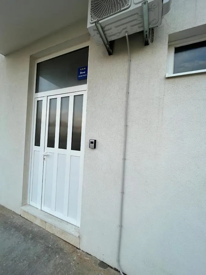 Apartment Kairos Trogir 0*,